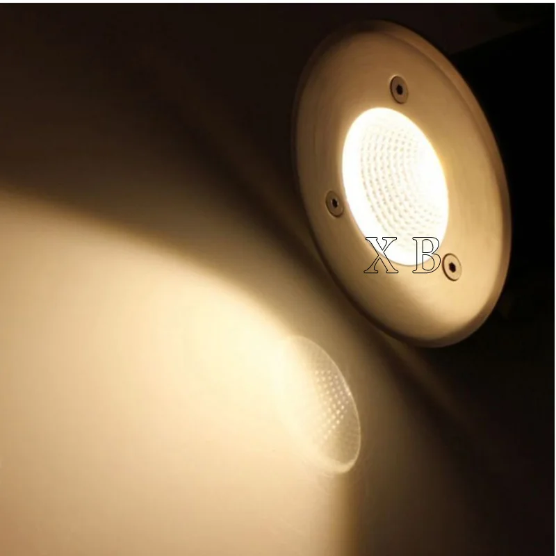 Image du spot lumineux LED encastrable dans le sol